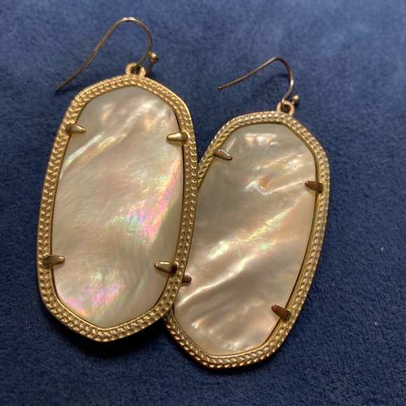 Elle Gold Drop- Mother of Pearl Earrimgs - Picture 1 of 3